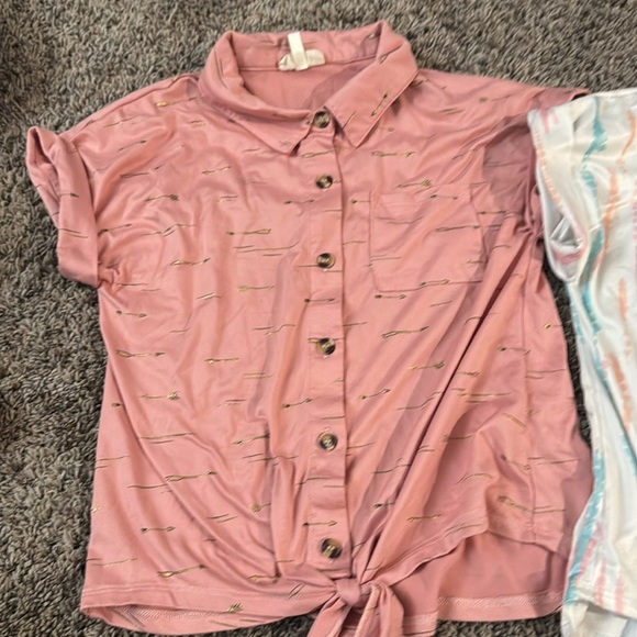 Size M girls button up short sleeve shirts - Picture 4 of 5
